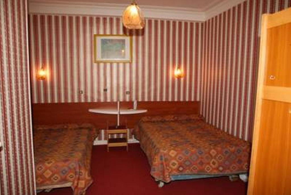 Sully Hotel Paris Ruang foto