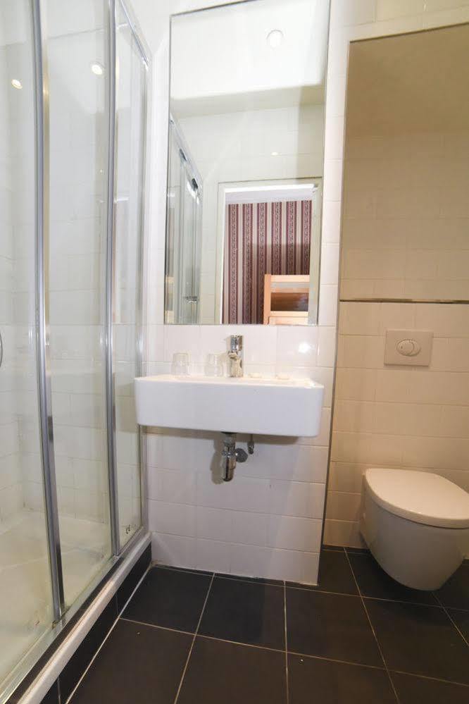 Sully Hotel Paris Bagian luar foto