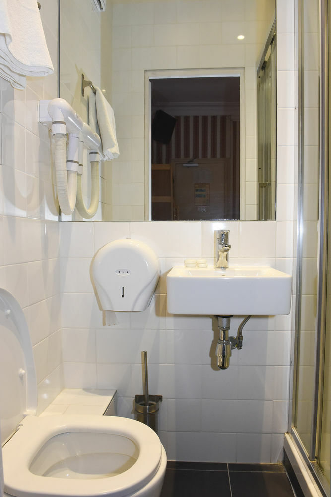 Sully Hotel Paris Bagian luar foto